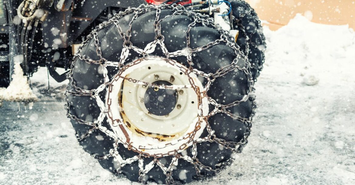 Jak dobrać łańcuchy śniegowe do ciągnika?