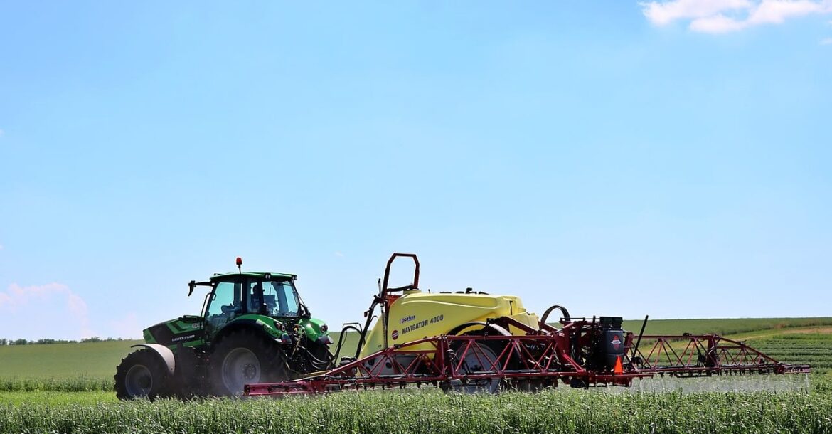 Jak dobrać dysze do opryskiwacza rolniczego?