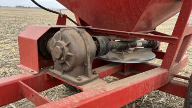 Przekładnia kątowa w rozrzutnik